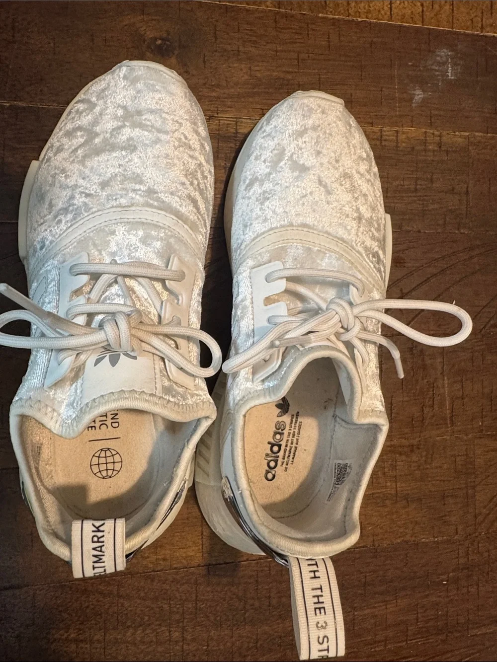 Adidas NMD R1 W Women’s White/Silver GW5681 The 3 Stripes Velour